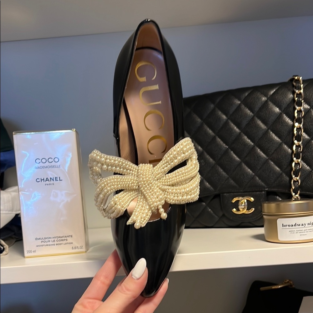 Brand new Gucci Black Pearl Embellished Women's Shoes removable bow